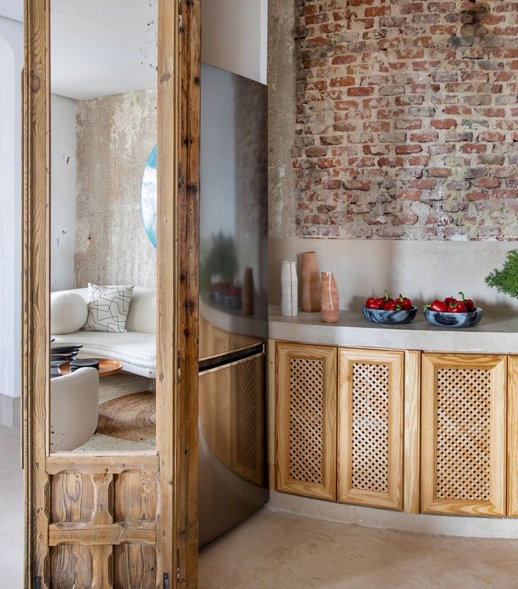A kitchen that plays with tones