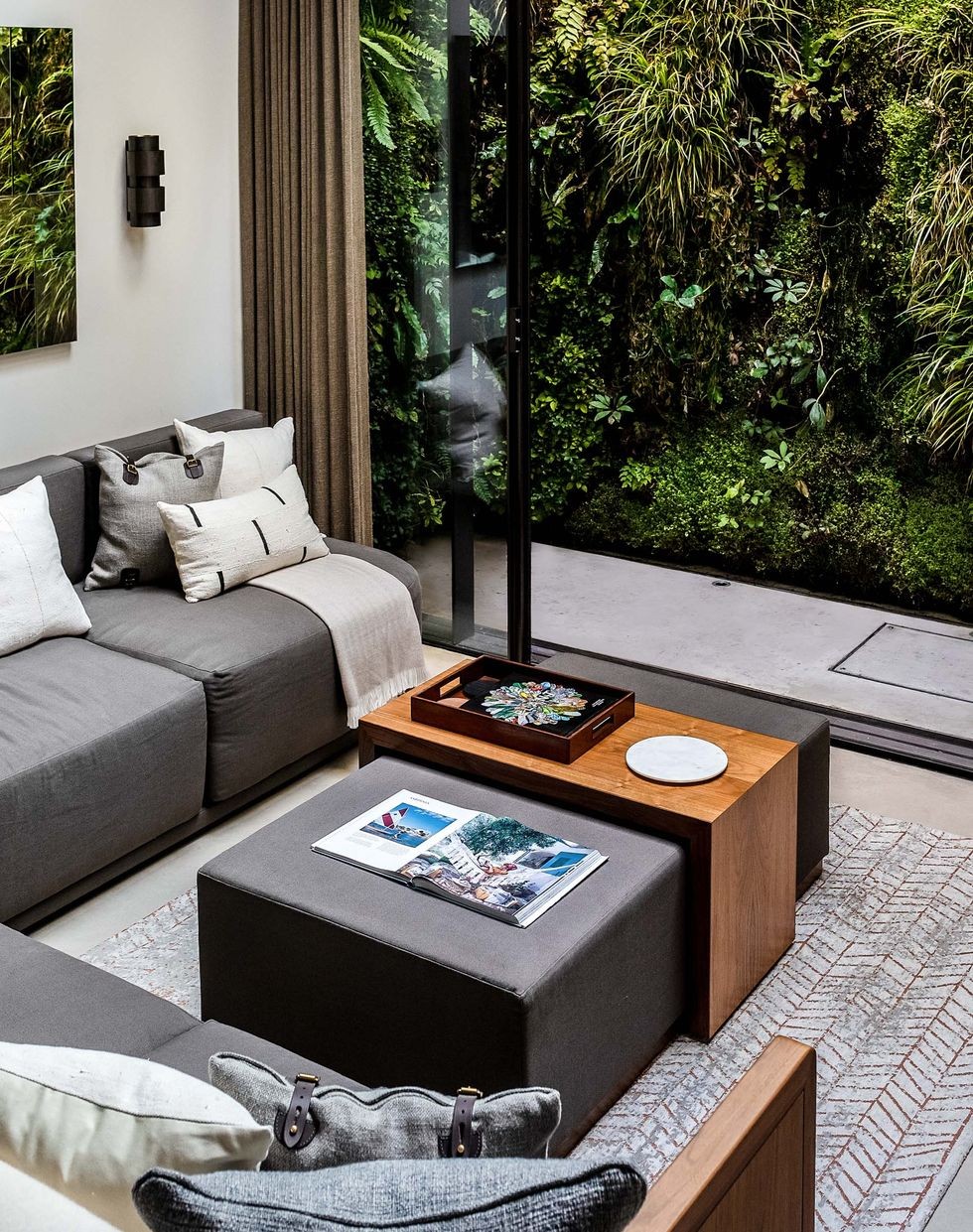 o casa din londra renovata cu design, lumina naturala si natura