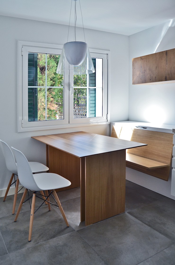 Explorand fiecare colt, ACA.Alfonso Cort Architect ACA.Alfonso Cort Architect Bucatarii in stil minimalist Mese, scaune si banci