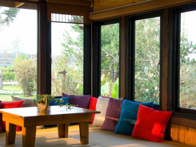 Camera de relaxare in gradina japoneza
