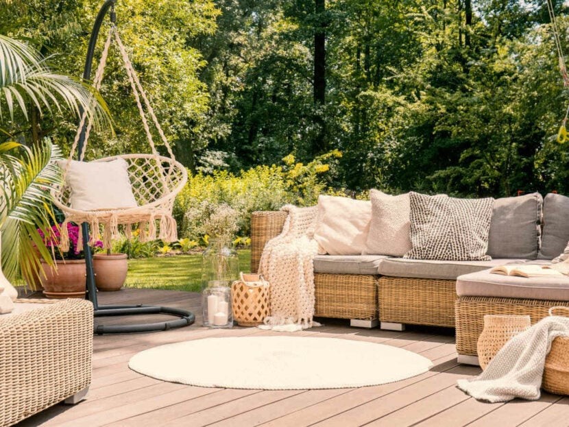 Lounge-te in hamacul din gradina