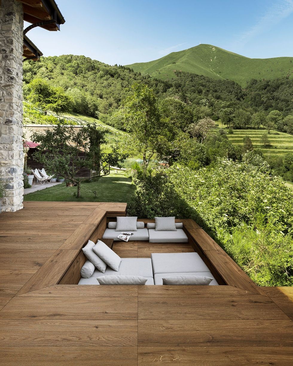parchet din gresie cu efect de lemn pentru exterior de la marazzi